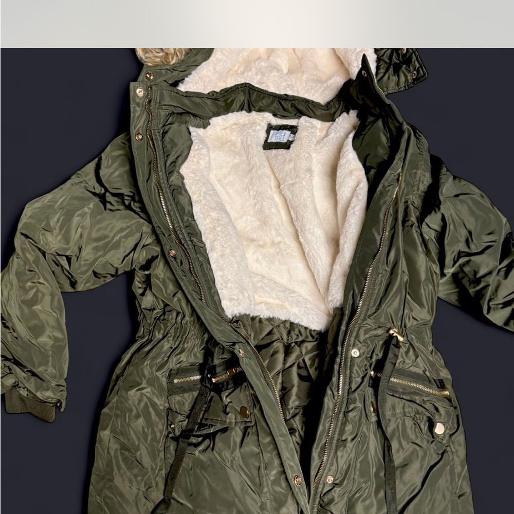 Women's Olive Green Parka Coat with Faux Fur Lining